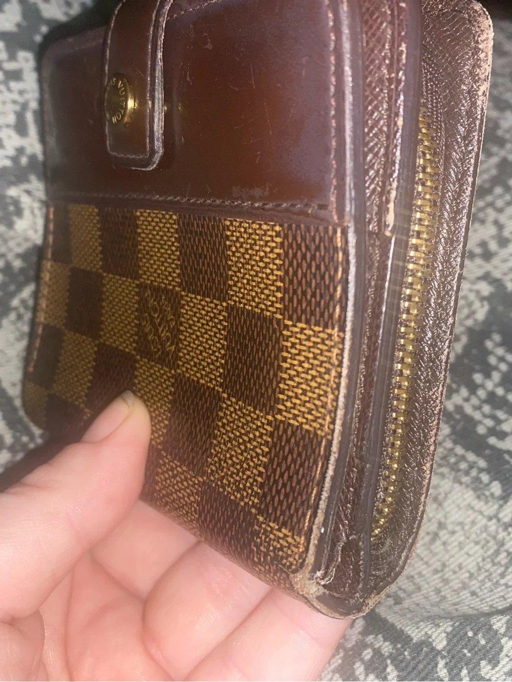 Louis Vuttion wallet